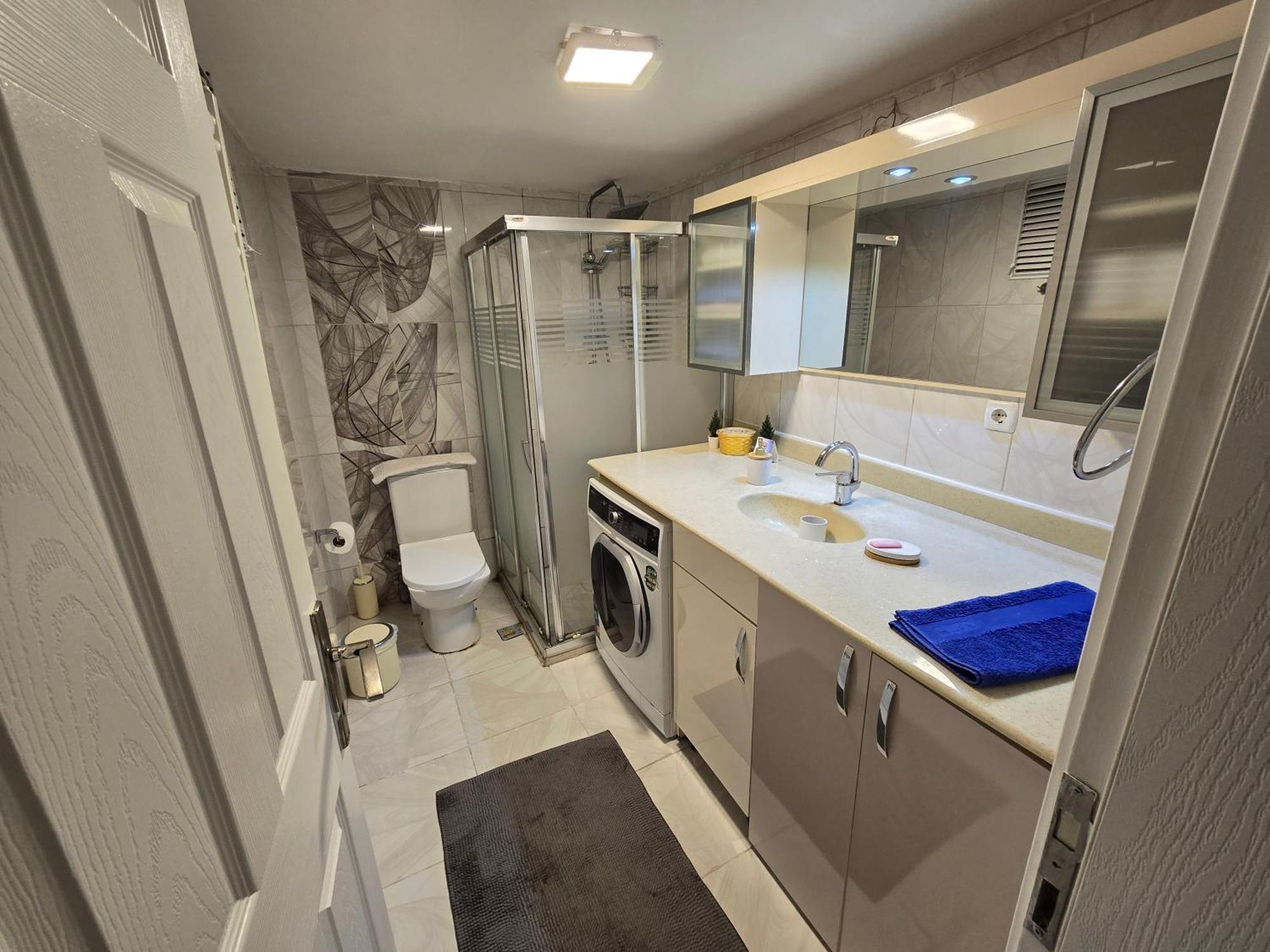 דירות איזמיר 3+1 , Historical Elevator, Warm House Next To Sea מראה חיצוני תמונה
